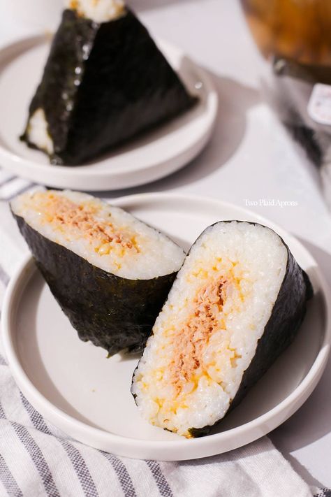 Spicy Tuna Onigiri | Two Plaid Aprons Spicy Tuna Onigiri, Tuna Onigiri, Recipes By Ingredients, Tuna Recipe, Road Trip Food, Asian Street Food, Asian Snacks, Spicy Tuna, Bento Recipes