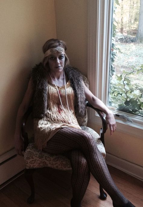 Zombie flapper Zombie Flapper, Flapper Costume, Halloween 2016, Halloween Photoshoot, Halloween Diy, Halloween Makeup, Zombie, Halloween Party, Halloween Costumes