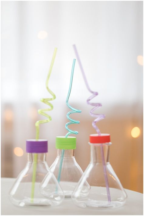 Science Party Ideas Decorations, Science Party Centerpieces, Science Themed Birthday Party Food Ideas, Science Experiment Party, Chemistry Graduation Party, Girl Science Birthday Party, Stem Birthday Party Ideas, Science Birthday Party Favors, Science Birthday Party Decorations