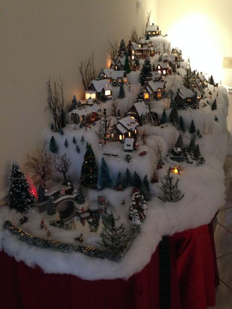 Christmas Village Layout, Small Christmas Village, Diy Christmas Village Platform, Village Layout, Christmas Village Display Ideas Diy, Christmas Village Display Ideas, Village Display Ideas, Christmas Tree Village Display, Diy Christmas Village Displays