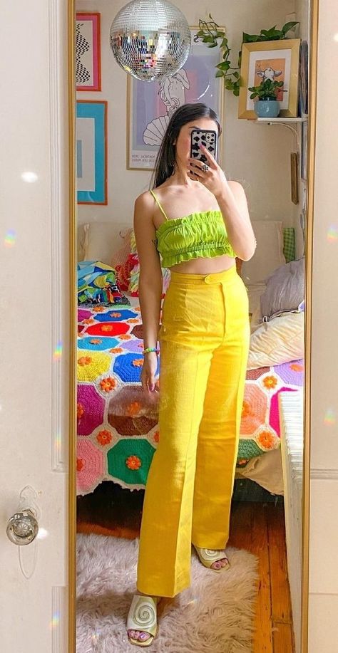 Summer Outfits Aesthetic Colorful, Pastel Yellow Pants Outfit, Outfits With Bright Colors, Summer Fits Colorful, Colourful Clothes Aesthetic, Bright Colors Outfit Ideas, 90s Colorful Outfits, Colorful Concert Outfit, Fashion Outfits Colorful