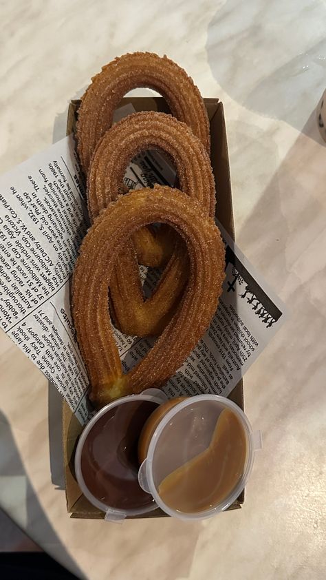 Churro Aesthetic, Churros Aesthetic, Recipe Aesthetic, Food Captions, Low Calorie Desserts, Food Babe, Sweet Snacks Recipes, Food Cart, Unhealthy Food