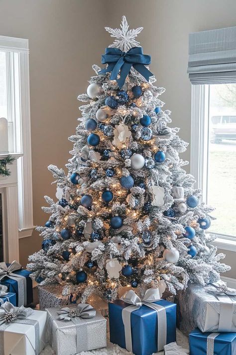 Blue Christmas Tree Lunch Schedule, Blue Christmas Tree Ideas, Winter Wonderland Christmas Tree, Cute Christmas Trees, Blue Christmas Tree Decorations, Teal Christmas, Christmas Tree White, Christmas Tree Inspo, Outdoor Christmas Decoration Ideas