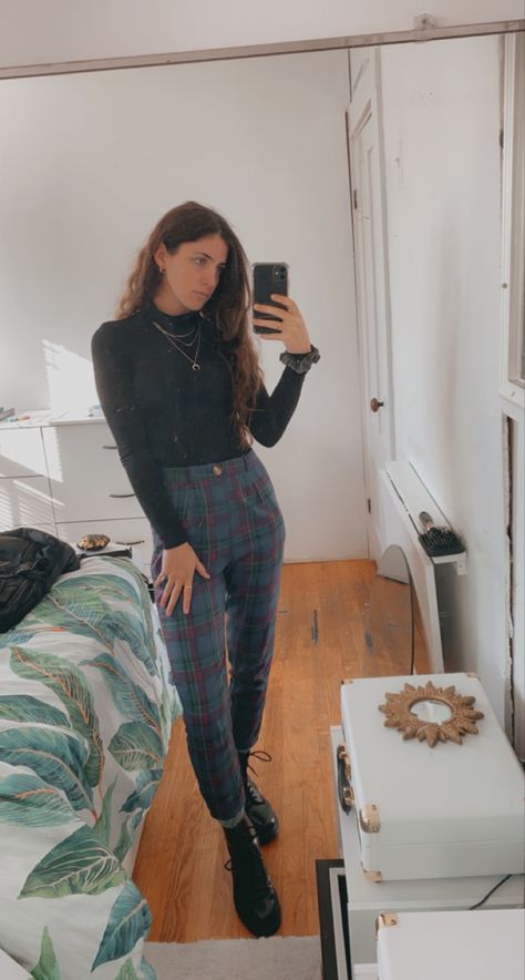 Plaid Pants And Doc Martens, Black Turtleneck Business Casual, Plaid Pants Doc Martens Outfit, Doc Martin Office Outfit, Professional Outfit Doc Martens, Dr Marten Business Casual, Black Pants Doc Martens Outfit, Doc Martens Outfit Professional, Plaid Pants With Doc Martens