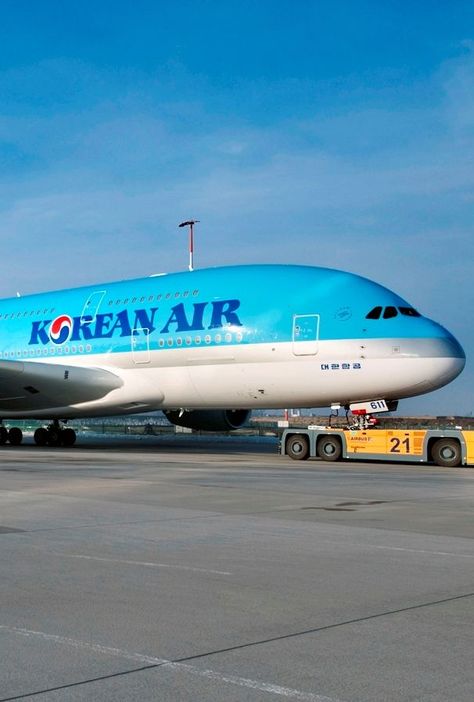 Korean Airlines, South Korea Flag, Seoul Korea Travel, Newark Airport, Commercial Plane, Pilots Aviation, Airline Pilot, Korean Air, Airplane Photography