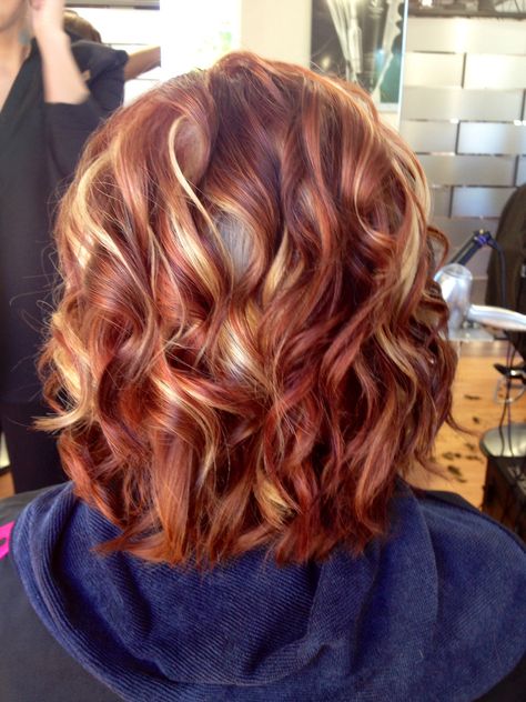 Natural 4b Hair, Red Hair Blonde Highlights, Short Copper Hair, Red Short Hair, Perm Curls, Fall Highlights, Red Hair With Blonde Highlights, Red Balayage Hair, Types Of Hair Color