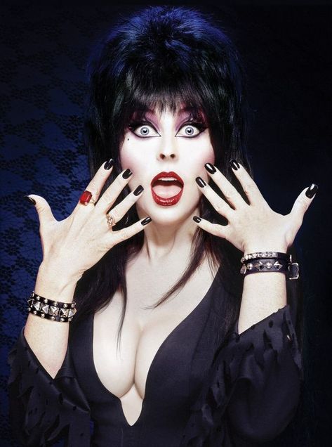 Elvira, Mistress Of The Dark: 30 Stunning Photos of Cassandra Peterson in the 1980s ~ Vintage Everyday Goth Symbols, Elvira Costume, Elvira Movies, Cassandra Peterson, Elvira Mistress Of The Dark, Rare Historical Photos, Goth Women, Unique Photo, Historical Photos