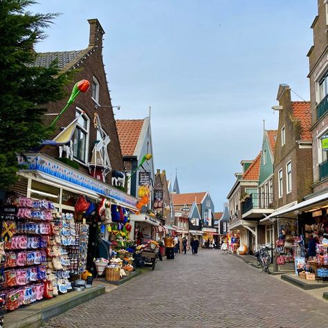 Volendam Netherlands, Beautiful Netherlands, Scotland Trip, Netherlands Travel, Amsterdam Travel, Spring Trip, Europe Trip, Europe Summer, European Tour