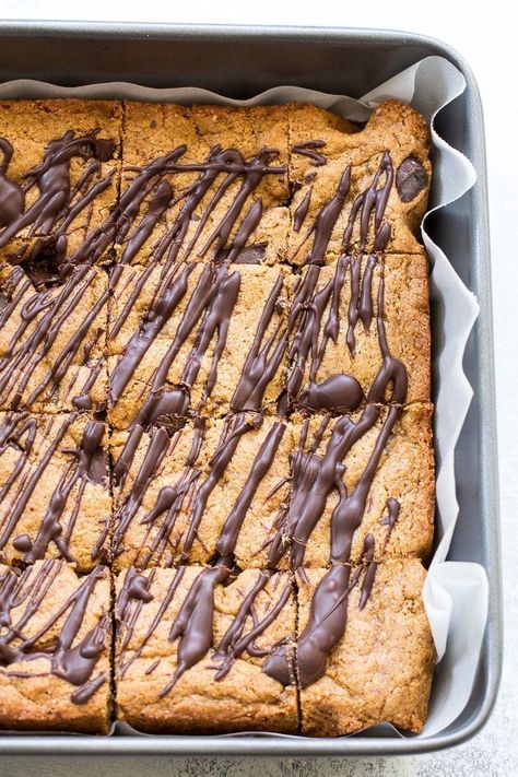 Primal Desserts, Paleo Running Momma, Blondie Recipe, Chocolate Chip Blondies, Paleo Cookies, Paleo Recipes Dessert, Paleo Baking, Paleo Sweets, Paleo Desserts