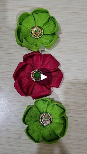 Blouse Back Flower Design, Flowers Blouse Design, Flower Blouse Designs, Blouse Flower Design, Flower Latkan, Teri Ore, Latkan Design, Magam Work Designs, Latest Blouse Neck Designs