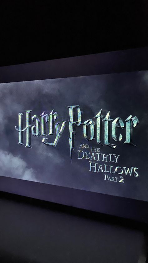 Harry Potter On Tv Screen, Harry Potter And The Deathly Hallows Pt2, Watching Harry Potter Aesthetic, Harry Potter Netflix, Watching Harry Potter, Harry Potter Watch, Movie Night Photography, Harry Potter Marathon, Summer Instagram Pictures