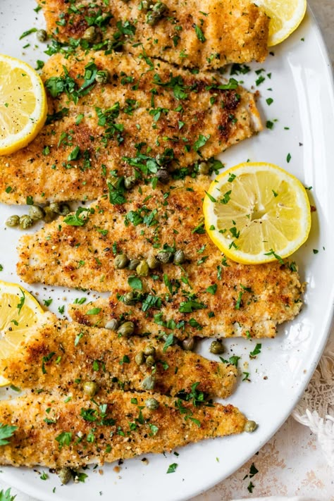 Flounder piccata is breaded and lightly pan fried served in a lemon white wine butter sauce with capers and parsley. #fish #flounder #healthyrecipes #pescatarian #dinner #weightwatchers Flounder Piccata, Fish Piccata, Wine Butter Sauce, Gina Homolka, White Wine Butter Sauce, Flounder Recipes, Piccata Recipe, Wine Butter, Green Meals