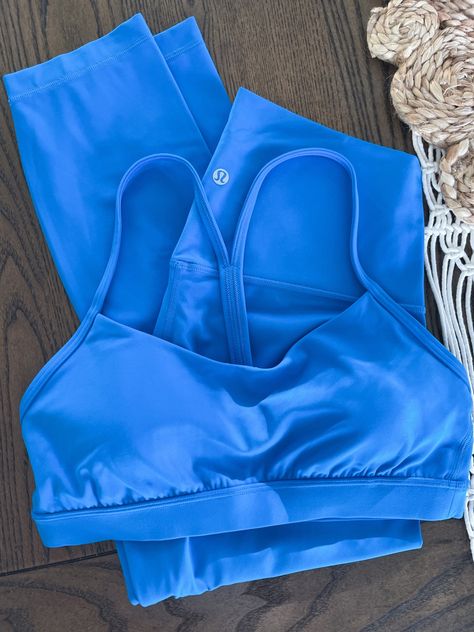 Blue Workout Clothes - Hot Girl Walk Lululemon Outfit Running, Sunny Coral Lululemon, Lululemon Workout Set, Best Lululemon Products, Lululemon Workout Outfits, Blue Lululemon Leggings Outfit, Poolside Lululemon, Colorful Leggings Outfit, Blue Workout Outfit