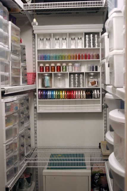 {Craft Closet} Options & Inspiration (21 of them, to be exact) | hi Sugarplum! Craft Closet Organization Ideas, Sewing Closet, A Walk In Closet, Craft Room Closet, Craft Closet Organization, Closet Organization Ideas, Craft Closet, Sewing Spaces, Hi Sugarplum