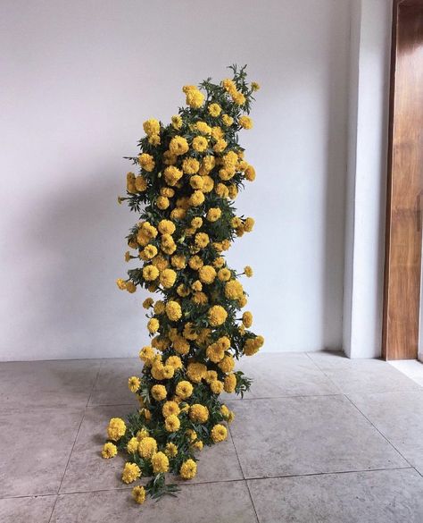 Yellow Flower Installation, Champagne Event, Mehendi Decor, Katie Stevens, Italian Party, Yellow Wedding Flowers, Classic Flower, Floral Png, Flower Installation