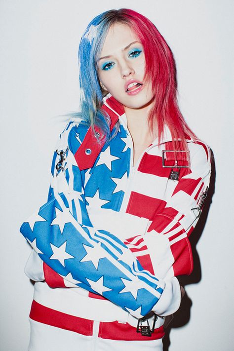 Jeremy Scott Adidas, Charlotte Free, American Flag Clothes, Fashion Photography Inspiration, Jeremy Scott, Adidas X, Battlefield, Fast Fashion, Red White And Blue