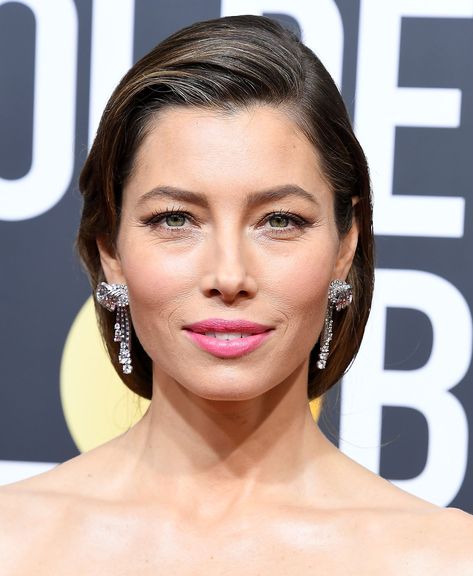 This Is What Jessica Biel Would Look Like With a Bob — and We Approve! Grey Hair Celebrities, Curly Hair Beauty, Beautiful Gray Hair, Natural Hair Beauty, Popsugar Beauty, Head Shots, Hair And Beauty Salon, Curly Girl Hairstyles, Jessica Biel