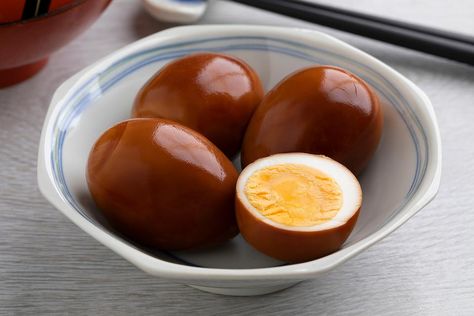 Shoyu Tamago Recipe: Easy Japanese Soy Sauce Eggs (aka Ramen Eggs) Recipe | Snacks | 30Seconds Food Tamago Recipe, Ramen Egg Recipe, Ramen Eggs, Soy Sauce Eggs, Ramen Egg, Japanese Beef, Pickled Eggs, Beef Bowls, Egg Drop Soup