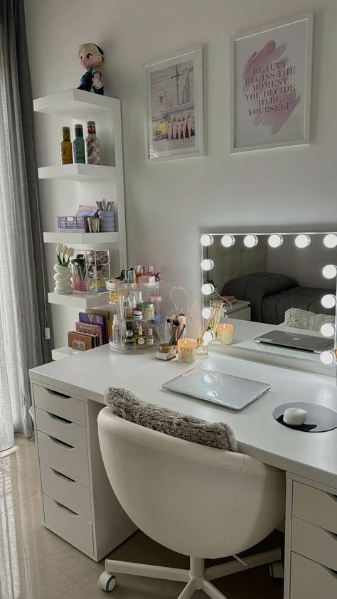 Bedrooms With Vanity Ideas, Room With Vanity Mirror, Room Ideas Aesthetic With Vanity, Room With 2 Desks, Vanity And Desk In Same Room, Bedroom Inspo Vanity, Desk Setup Makeup, Vanity And Study Table, Vanity Picture Ideas