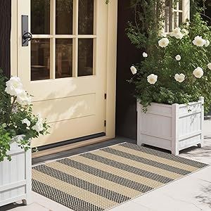 Front Door Rugs Indoor, Small Front Porch Decor, Simple Front Porch, Front Porch Mat, Door Mat Outdoor, Front Door Rugs, Porch Mat, Laundry Bathroom, Front Door Rug