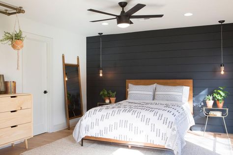 Black Shiplap Accent Wall, Bedroom With Accent Wall, Joanna Gaines Home, Joanna Gaines Home Decor, Wall Shiplap, Bathroom Shiplap, Shiplap Bedroom, Black Shiplap, Best Bedroom Designs