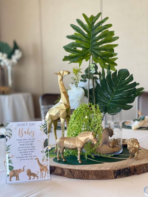 Safari Centerpieces, Safari Baby Shower Decorations, Wild Baby Shower, Safari Baby Shower Boy, Jungle Thema, Baby Shower Safari Theme, Wild Birthday Party, Deco Jungle, Boy Baby Shower Ideas