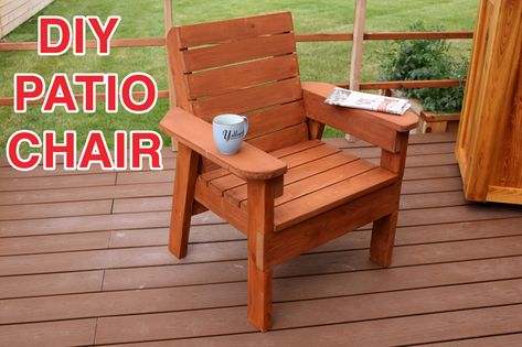 Kursi Outdoor, Patio Chairs Diy, Wood Patio Chairs, Chairs Diy, Building A Patio, Adirondack Chair Plans, Modern Outdoor Chairs, Diy Projects Plans, Wooden Patios