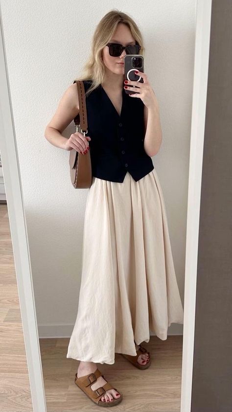 Midi Skirt Outfits Summer, Old Money Winter, Midi Skirt Outfit, Winter Inspo, Looks Chic, For You, Trend Fashion, 가을 패션, Outfit Summer