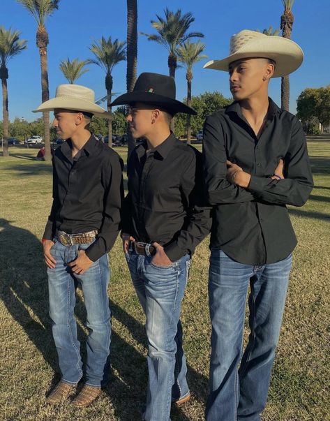 Men Quinceanera Outfit, Chambelanes Outfits Black, Quince Men Outfits, Quince Outfits For Guys, Father Of Quinceanera Outfit, Quince Surprise Dance Outfits For Guys, Guy Quince Outfits, Quince Outfits Men, Surprise Dance Outfits Quinceanera Guys