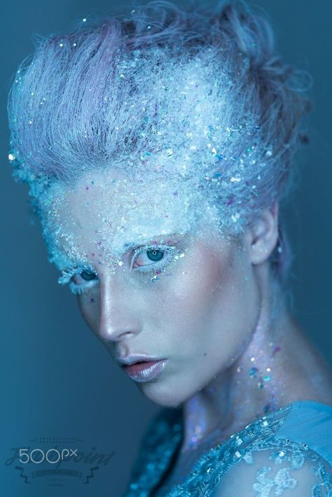 Welkin Moon, Ice Princess Makeup, Snow Queen Makeup, Schnee Party, Snow Makeup, Extreme Make-up, Ice Makeup, Ice Queen Costume, Ice Queen Makeup