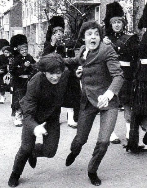 Beatlemania Beatles Help, Beatles Quotes, Beatles Rare, Beatles Funny, Lennon And Mccartney, Beatles Photos, Bug Boy, Beatles Pictures, The Fab Four