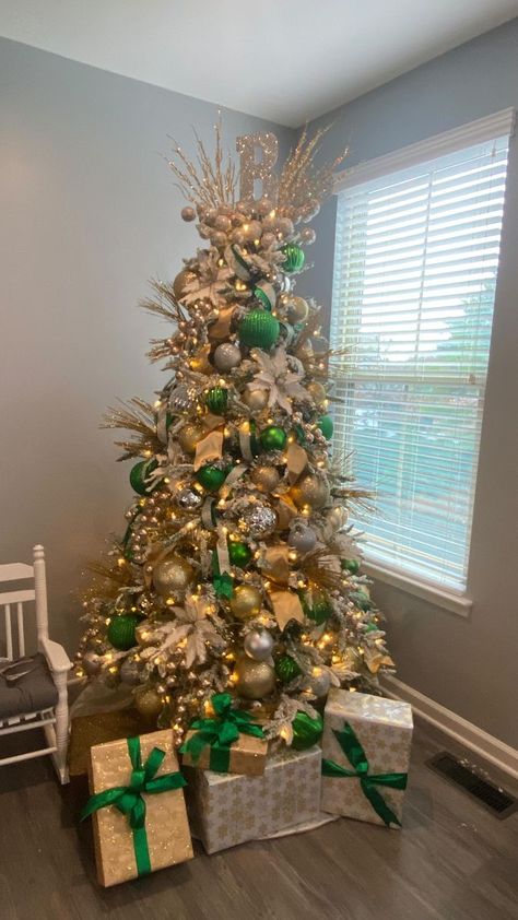 6.5K views · 194 shares | This green and gold beauty never disappoints!! Only a couple appointments remain! Contact me today! . . . #haveasavvysoiree #christmastree #christmas #holidaydecor #christmastreedecorating #diy #photooftheday #christmascrafts #holidaydecorating #christmasornaments #christmasdecorideas #christmastime #santa #christmasdecorations #merrychristmas #xmas #blackownedbusiness #smallbusinessowner #fun #deckthehalls #holidaydecor #holidayseason | A Savvy Soiree - Candace Giles | Christian Davis · Let Me Hear You Green And Gold Christmas Tree Ideas, Green Gold Christmas Tree, Green And Gold Christmas Tree, Green And Gold Christmas, Green Christmas Tree Decorations, Christmas Arch, Green Xmas, Wall Christmas Tree, Christmas Prep