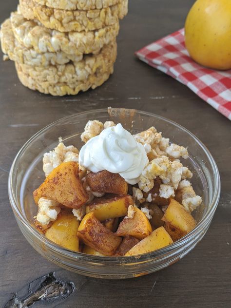 Apple Crisp Healthy, Microwave Baked Apples, Healthy Apple Crisp Recipe, 100 Calorie Desserts, Macro Snacks, Health Beet, Apple Crisp Recipe Healthy, Fries Healthy, Apple Fries