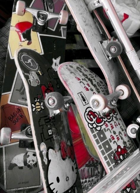 Hello Kitty Skateboard Aesthetic, Cute Skateboard Aesthetic, Stakeboarding Aesthetic, Hello Kitty Skateboarding, Hello Kitty Skateboard, Anime Skateboard, Y2k Skateboard, Skateboard Y2k, Skate Vibes