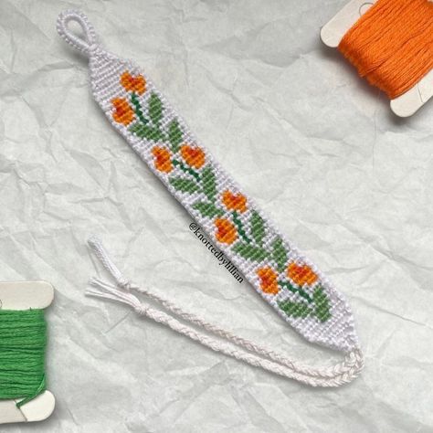 Friendship Bracelets Flower Pattern, Tulip Friendship Bracelet, Leaf Friendship Bracelet, Alpha Bracelet Tutorial, Embroidery Floss Bracelets Patterns, Rose Friendship Bracelet Pattern, Cute Alpha Bracelet Pattern, Friendship Bracelet Patterns Alpha, Flower Friendship Bracelet