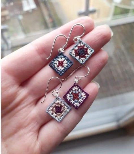 Cute Simple Crochet, Granny Square Project, Granny Square Earrings, Easy Crochet Granny Square, Crochet Pendant, Crochet Jewlery, Knit Jewelry, Crochet Jewelry Patterns, Crochet Earrings Pattern