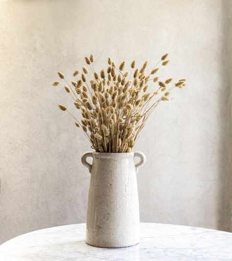 Ravello vase with chunky handles has a distinctive crackle glaze making it easy to style with tall slender stems for a striking display. #flowerdisplay #flowerarrangement #vasesdecor Ceramics Pottery Vase, Beginner Pottery, Pottery Workshop, Diy Ceramic, Rustic Ceramics, Keramik Design, Clay Vase, Pottery Crafts, Diy Pottery