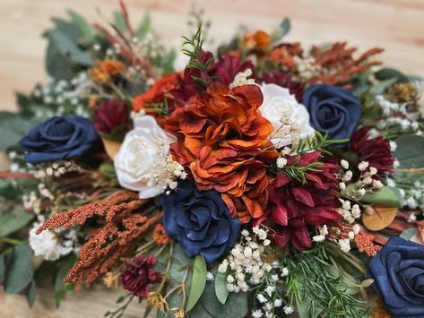 IntendedArtByJasmine - Etsy Burnt Orange Bouquet, Fall Wedding Arch, Navy Wedding Bouquet, Arch Arrangement, Fall Wedding Arches, Orange Bouquet, Rusting Wedding, Fall Wedding Tables, Orange Bouquets