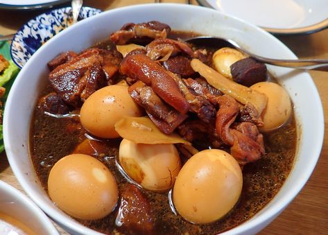 Black Sweet Vinegar Pork Trotters Pork Trotters, Confinement Food, Pig Trotters, Pork Knuckle, Dried Chillies, Recipes Asian, Heirloom Recipes, Olden Days, Eat Fat