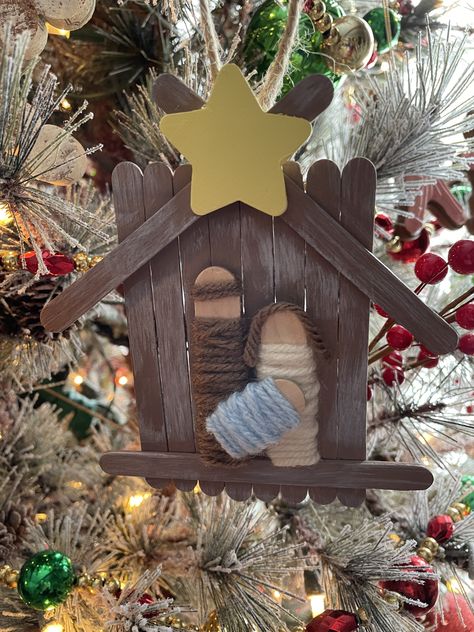 Pop Cycle Stick Christmas Crafts, Cinnamon Stick Nativity, Popsicle Stick Nativity Craft, Mangers Christmas Diy, Popsicle Stick Manger Craft, Popsicle Stick Sled Ornament, Craft Stick Christmas Ornaments, Popsicle Stick Manger, Nativity Art For Kids