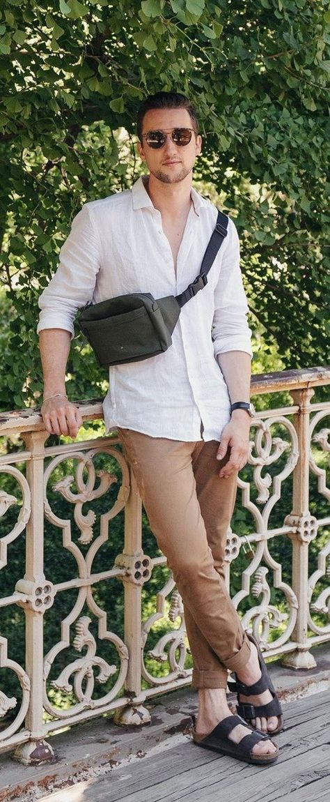 Crossbody Sling Bag Trends for men Sling Bag Outfit, Comfortable Travel Outfit, Black Sling Bag, Crossbody Bag Outfit, Dapper Mens Fashion, Purse Outfit, Poses For Instagram, Sling Bag For Men, Bum Bags