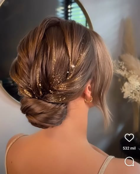 Wedding Hair Sparkle, Sparkly Wedding Hair, Updo With Jewels, Wedding Hair With Glitter, Glitter Wedding Hair, Gold Hair Glitter, Hairstyles Glitter, Grad Hairstyles, Glittery Wedding