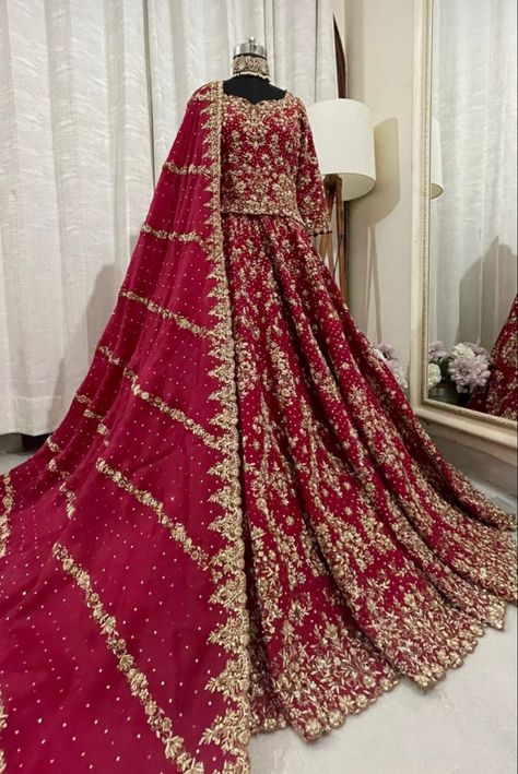 Barat Dress Bridal, Red Lehanga Bride, Bridal Lengha Designs Latest Pakistani, Bridal Wear Lehenga, Bride Lehnga Designs Latest Red, Bride Lehnga Design, Red Bridal Lehenga Pakistani Wedding Bride, Barat Bridal Dress Pakistani, Barat Dresses Pakistani Bridal Lehenga