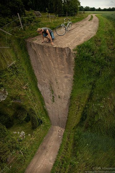 New Surreal Artwork by Erik Johansson (7 pieces) - My Modern Metropolis Erik Johansson, Picture Writing Prompts, Picture Prompts, Alberto Giacometti, Affinity Photo, Foto Tips, Gothenburg, Reality Check, Alam Yang Indah