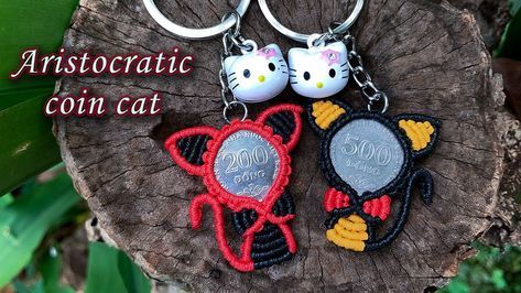 Macrame keychain tutorial - The aristocratic coin cat easily and simple pattern - móc khóa con mèo Macrame Cat Tutorial, Macrame Owl Keychain Tutorial, Macreme Basic Knots Keychain, Macrame Owl Keychains, Macrame Cat Keychain, Simple Patterns, Macrame, Pattern