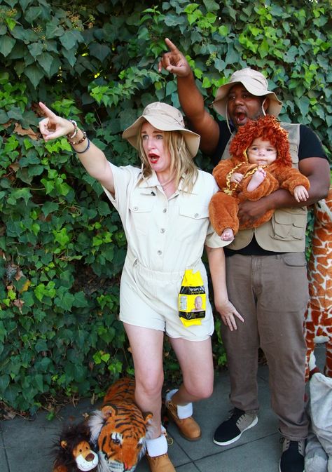 Zoo keepers and the baby lion Family Zoo Animal Costumes, Mens Zoo Keeper Costume, Zoo Keepers Family Costume, Baby Lion Costume Family, Zoo Family Halloween Costume, Monkey Family Costume, Zookeeper Family Costume, Lion Family Costume, Safari Halloween Costume Family