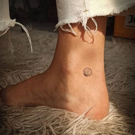 Arm Nature Tattoos For Women, Lots Of Tiny Tattoos, Delicate Small Tattoos, Minimal Seashell Tattoo, Small Shell Tattoos For Women, Little Seashell Tattoo, Fineline Seashell Tattoo, Shells Tattoo Ideas, Shell Tattoo Behind Ear