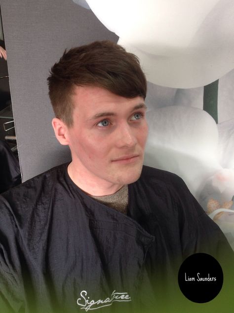 Men's hair 2014. short back and sides with disconnected fringe, massive for 2014.  Hair By Liam Saunders Disconnected Fringe, Straight Hair Fringe, Mens Straight Hair, Mens Hairstyles 2014, Short Back And Sides, Men's Cuts, Hair Fringe, High School Outfits, Gents Fashion