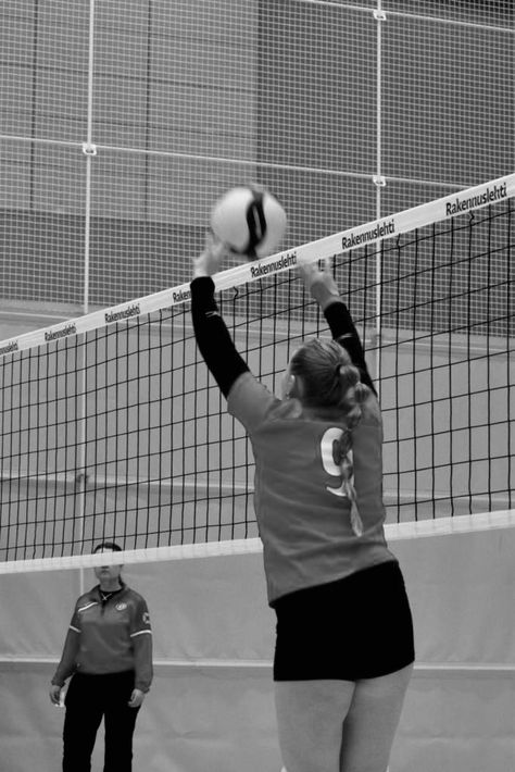 Volleyball Playing Pictures, Volleyball Setter Aesthetic, Volleyball Serve, Volleyball Setter, Volleyball Pictures, 2024 Vision, Reference Photos, New Hobbies, Volleyball