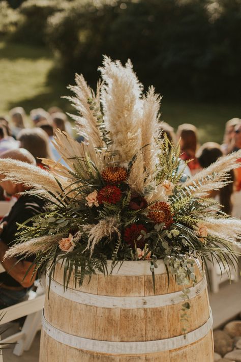 Fall Boho Wedding Centerpieces Diy, Boho Wedding Aisle Decorations, Boho Western Fall Wedding, Western Fall Wedding Flowers, Wedding Guest Centerpieces, Boho Wedding Head Table Backdrop, Rust And Tan Wedding Decor, Farm Table Decor Wedding, Boho Western Wedding Flowers